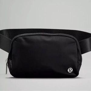 🔥NEW🔥 Lululemon Everywhere Belt Bag 1L - Extended Strap - BLACK SILVER LOGO